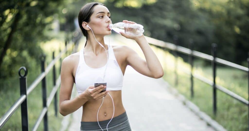 How drinking water can help you lose weight